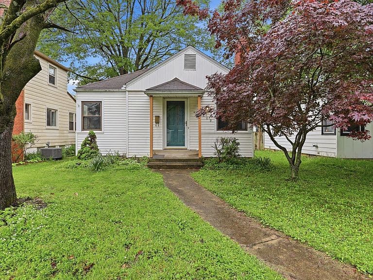 Listing photo 2
