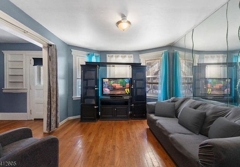 Listing photo 4