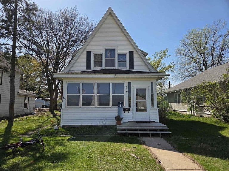 Listing photo 2