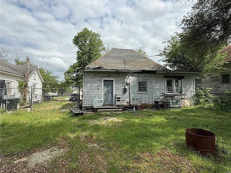 Listing photo 4