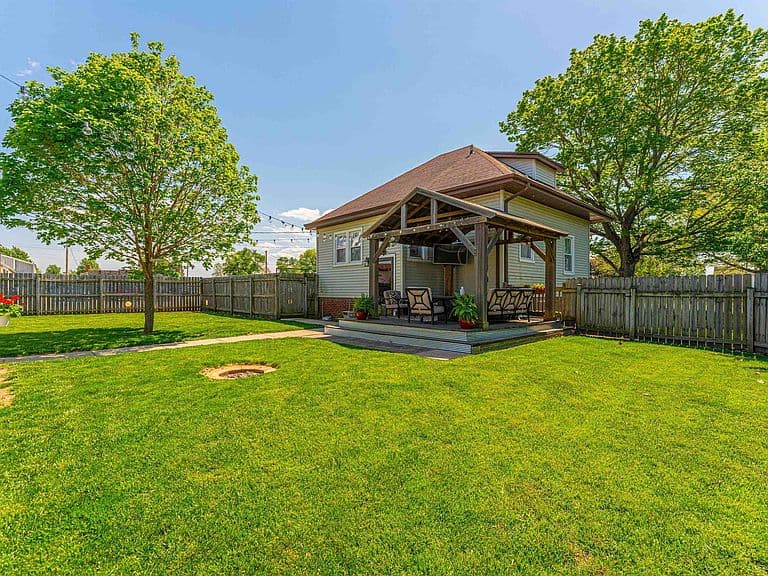Listing photo 4