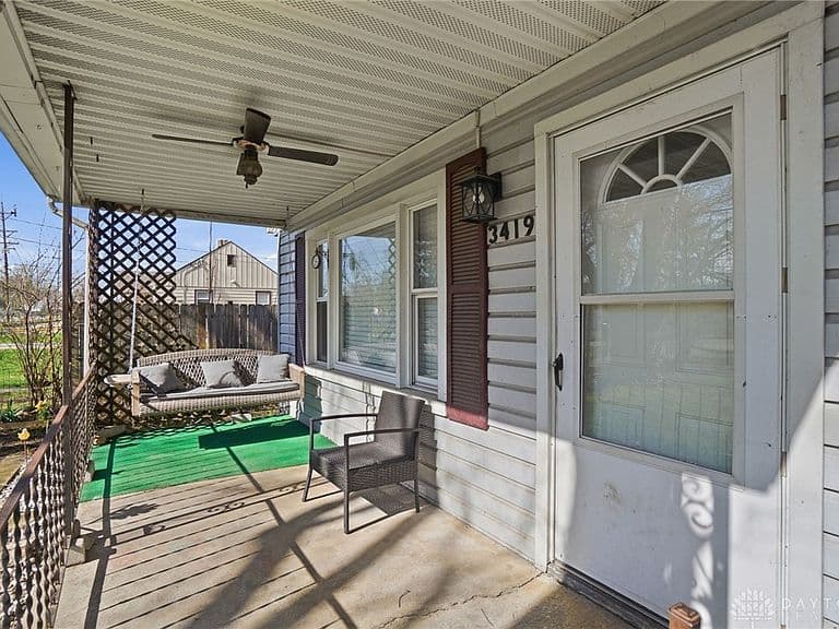 Listing photo 5