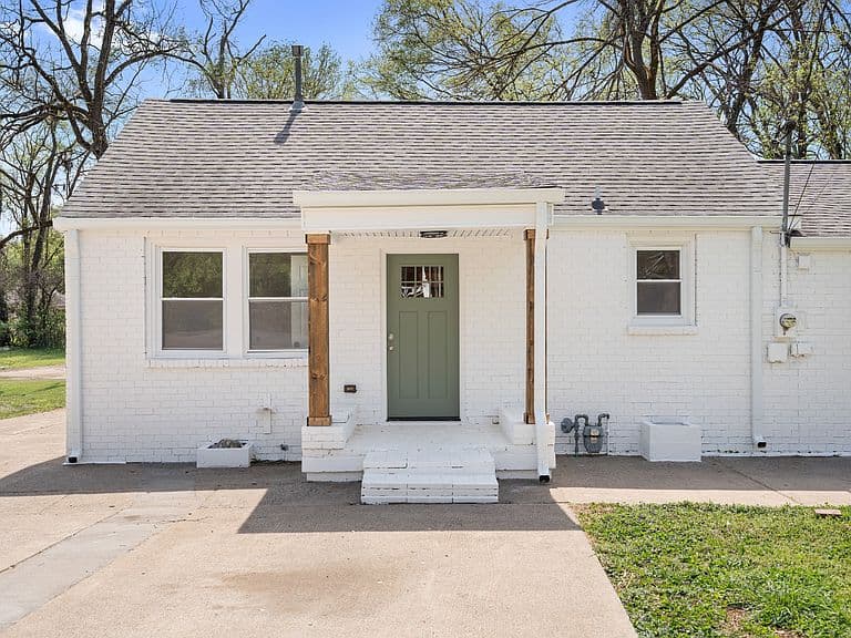 Listing photo 3