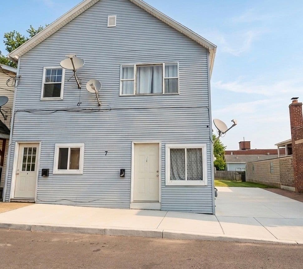 Primary listing photo