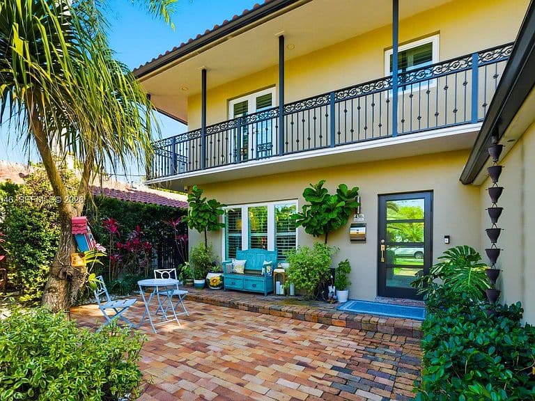 Listing photo 3