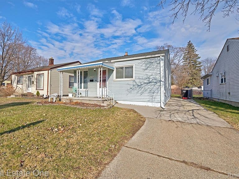 Listing photo 3