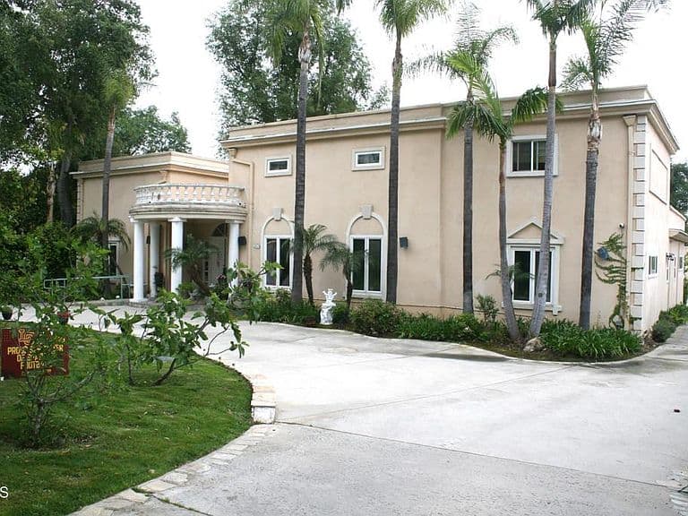 Listing photo 3