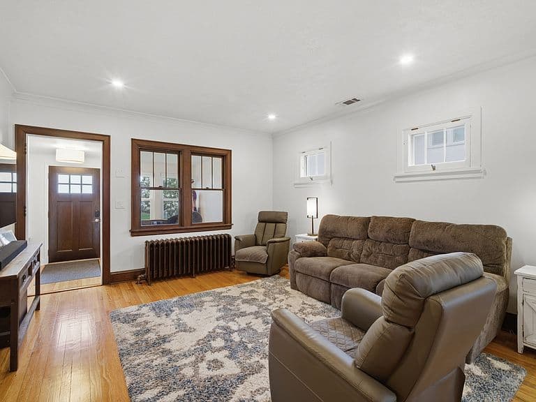 Listing photo 4