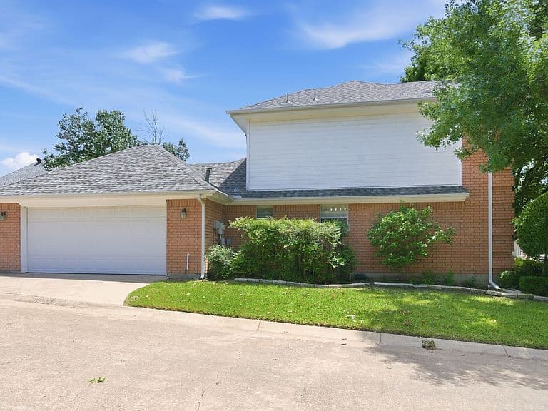 Listing photo 3