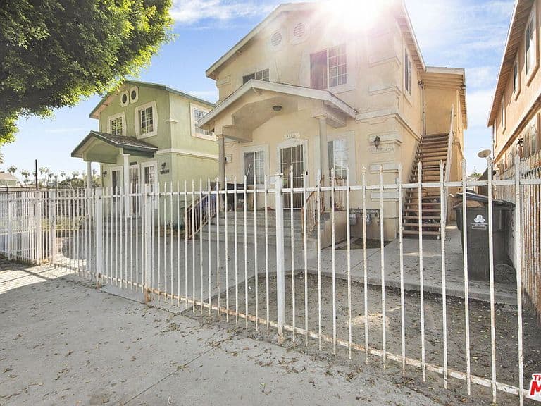 Listing photo 2