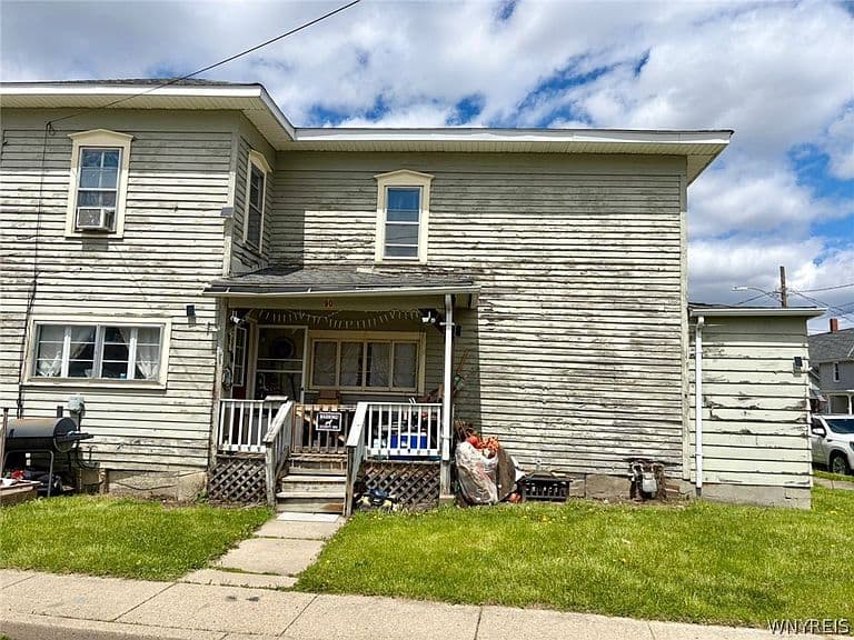Listing photo 2
