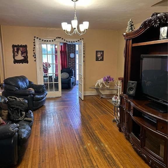 Listing photo 5