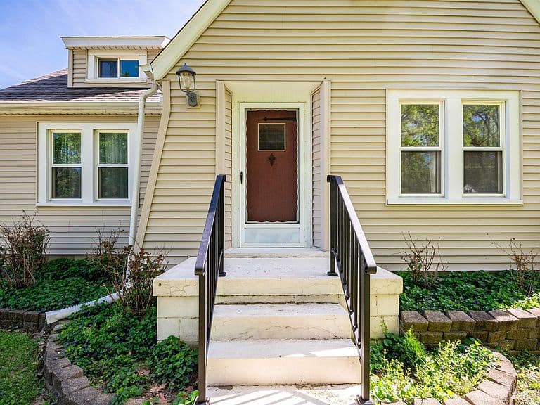 Listing photo 3