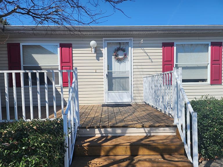 Listing photo 2