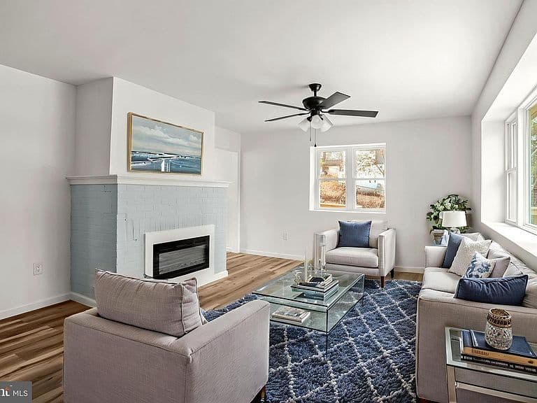 Listing photo 3