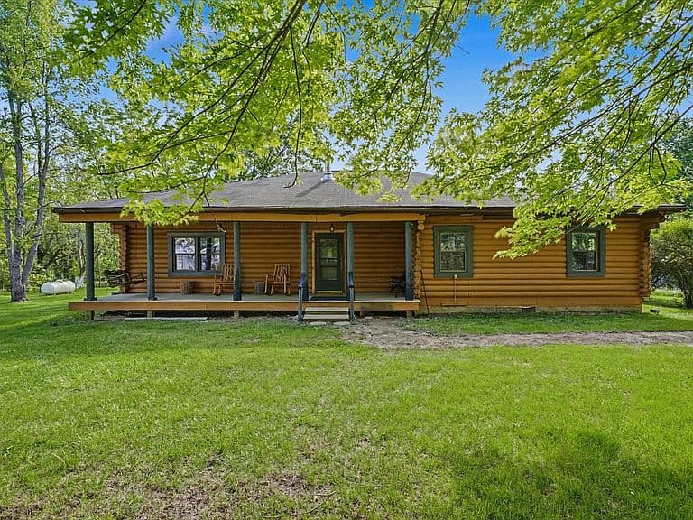 Listing photo 4
