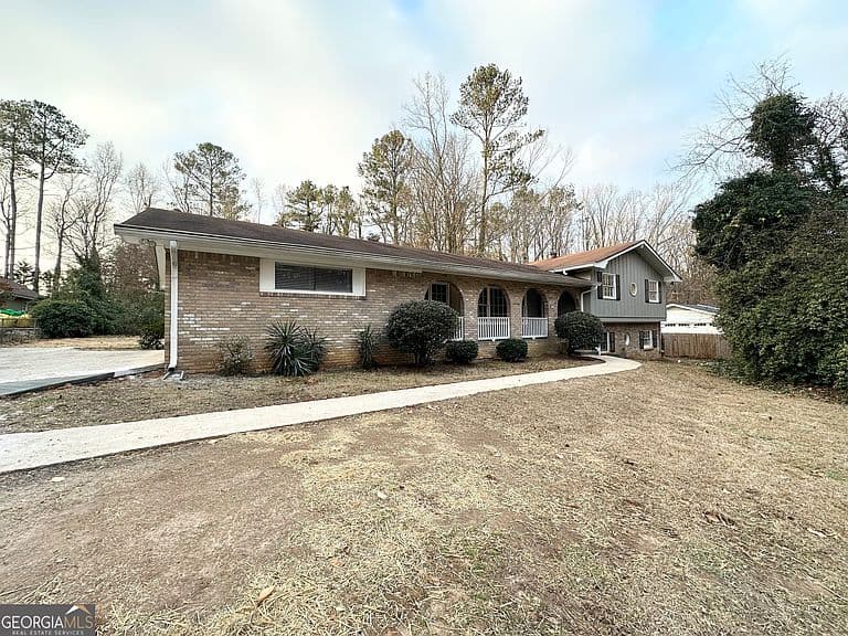 Listing photo 2