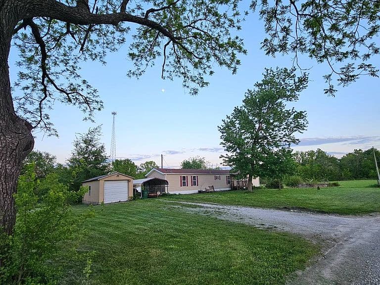 Listing photo 4