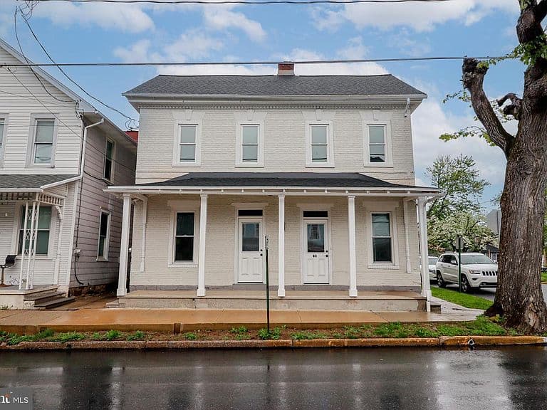 Listing photo 2