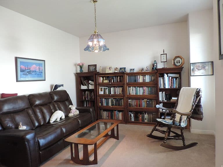 Listing photo 5