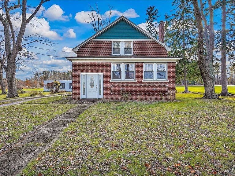 Listing photo 3