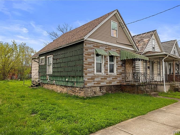 Listing photo 3