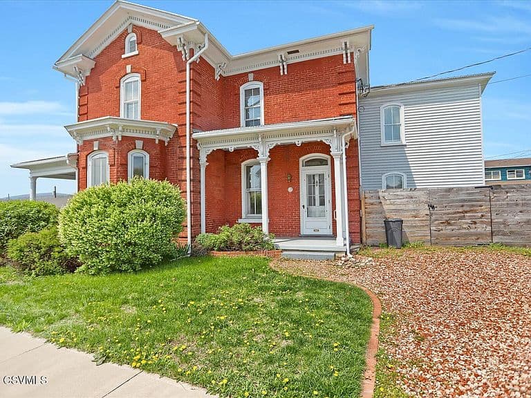 Listing photo 4