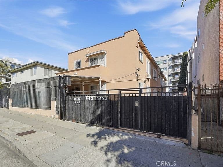 Listing photo 3