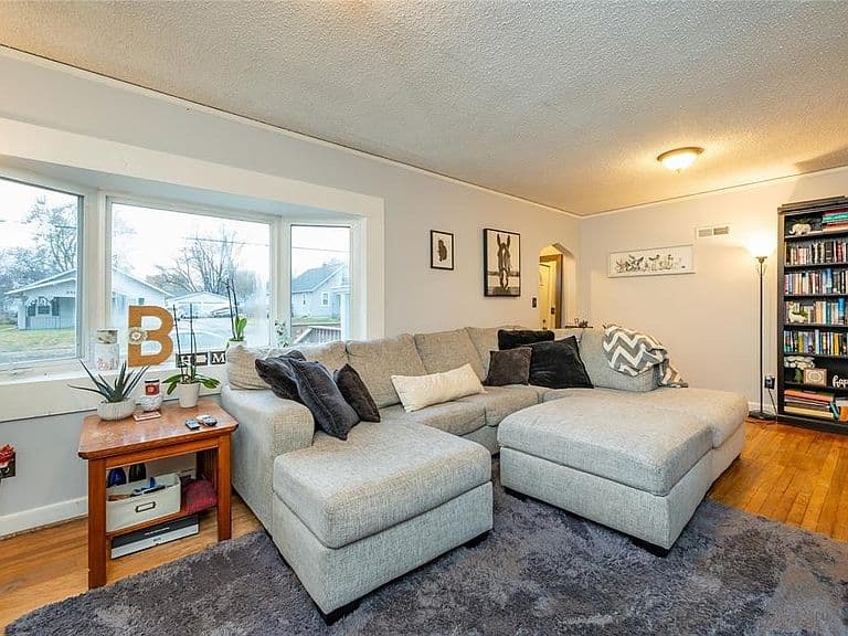 Listing photo 4