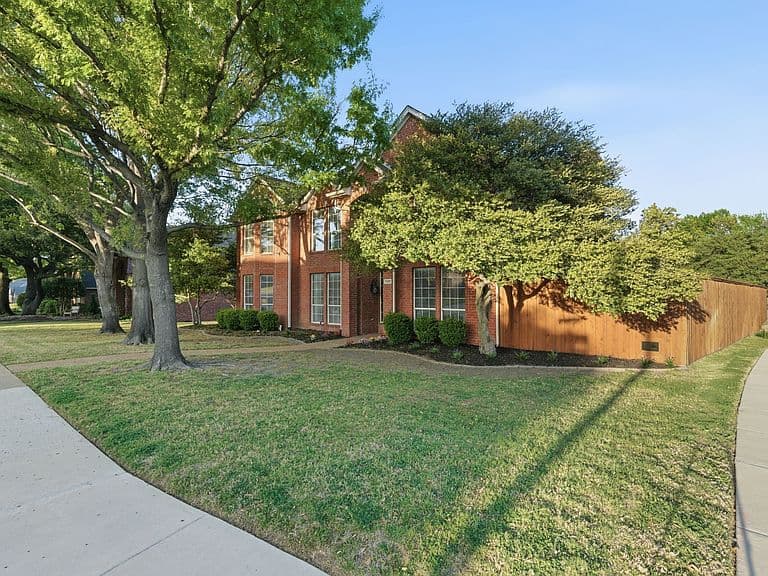 Listing photo 4