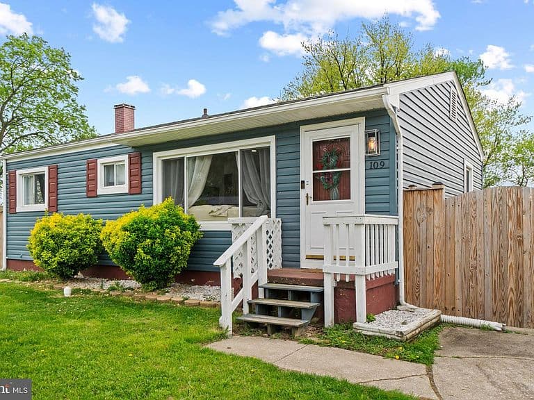 Listing photo 3