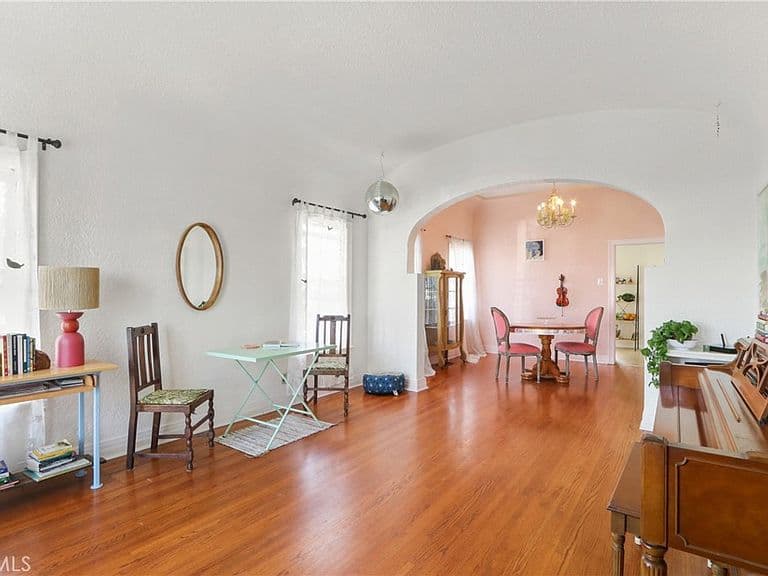 Listing photo 4