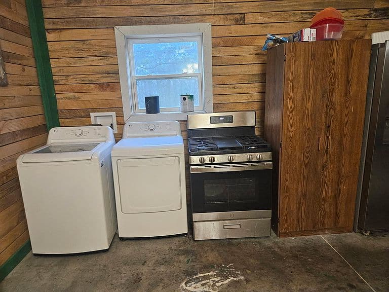 Listing photo 5