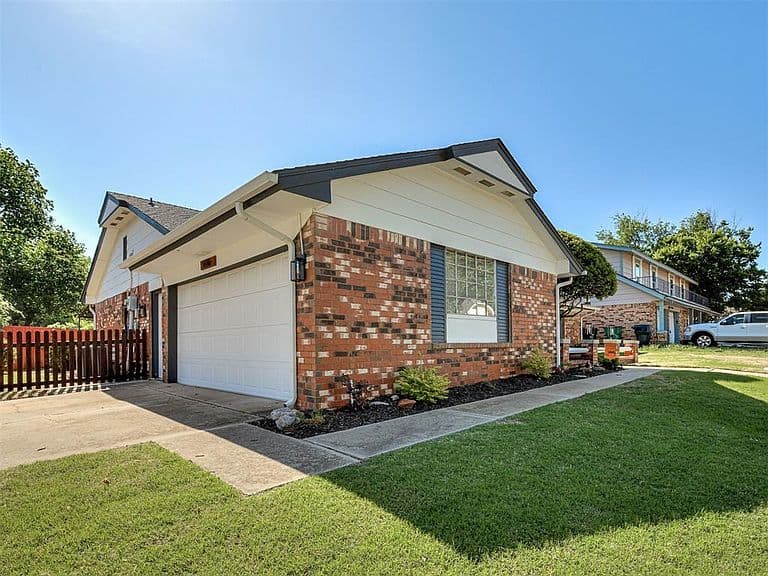 Listing photo 4