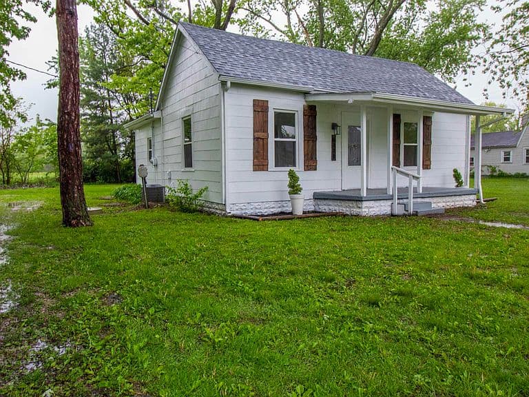 Listing photo 2