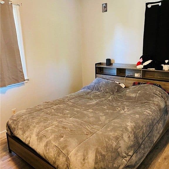 Listing photo 5