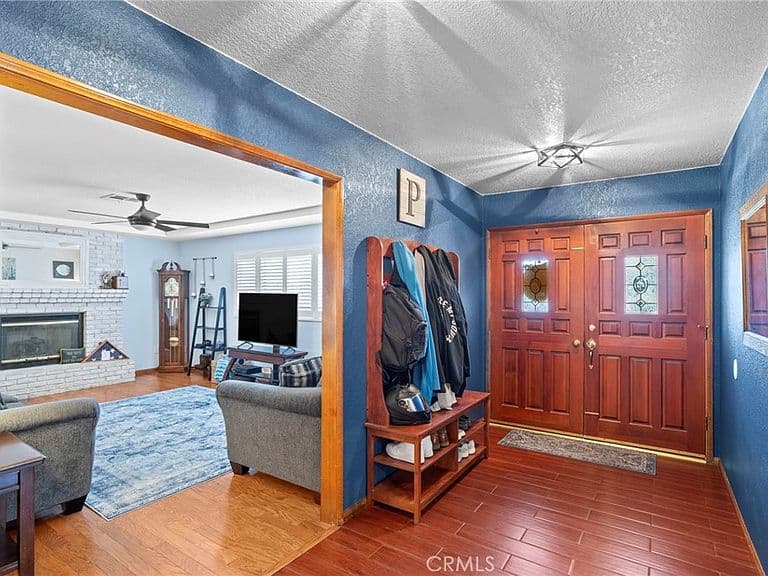 Listing photo 5