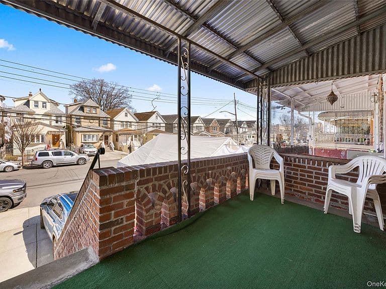 Listing photo 3