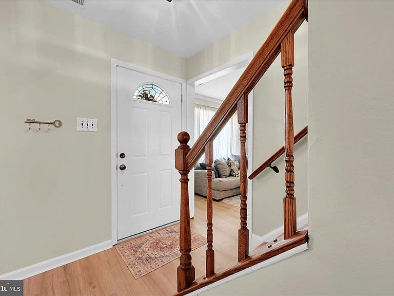 Listing photo 5