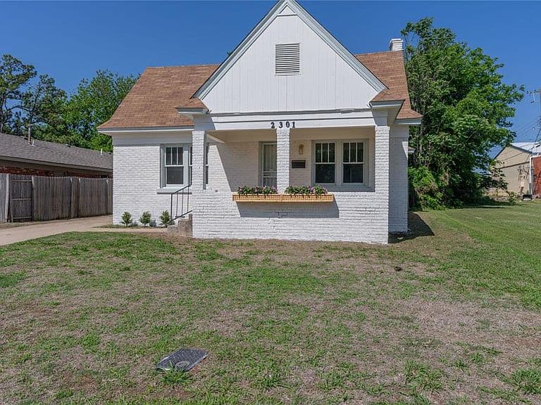 Listing photo 3