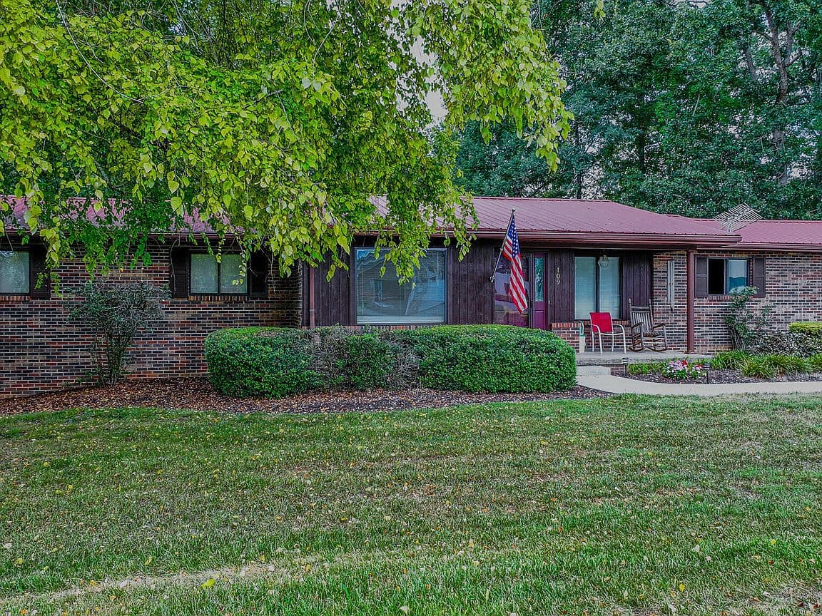 Primary listing photo