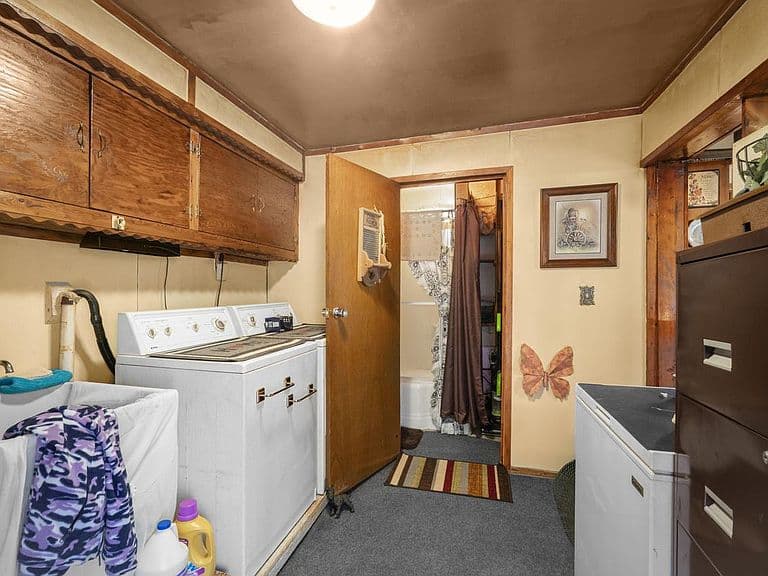 Listing photo 5