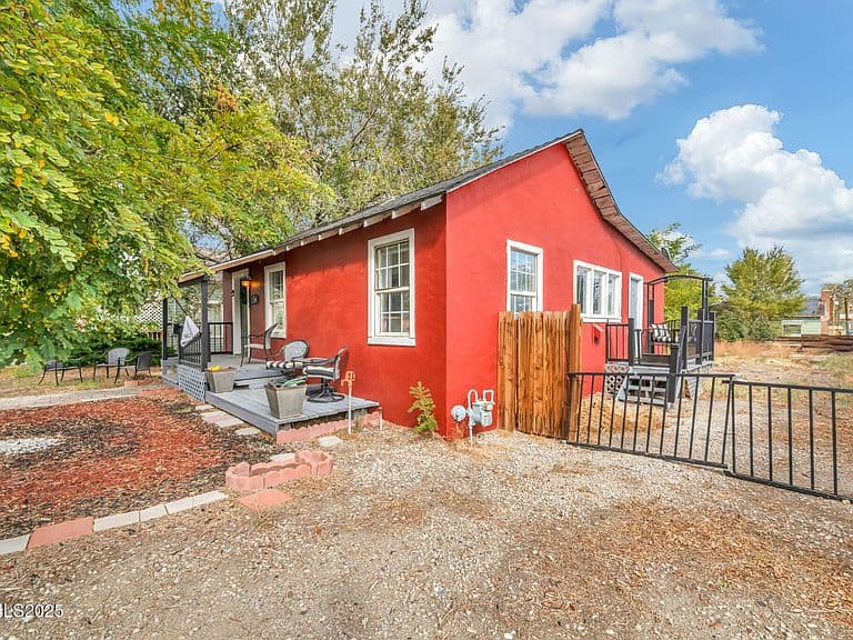 Listing photo 4