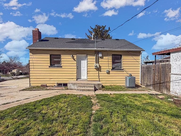 Listing photo 5