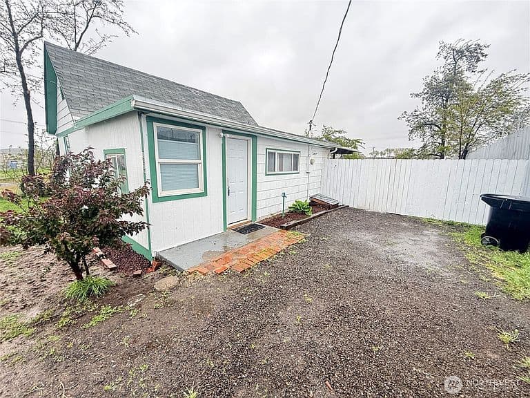 Listing photo