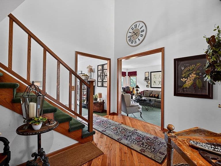 Listing photo 3