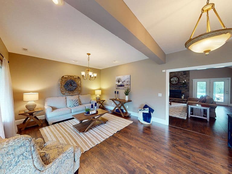 Listing photo 3