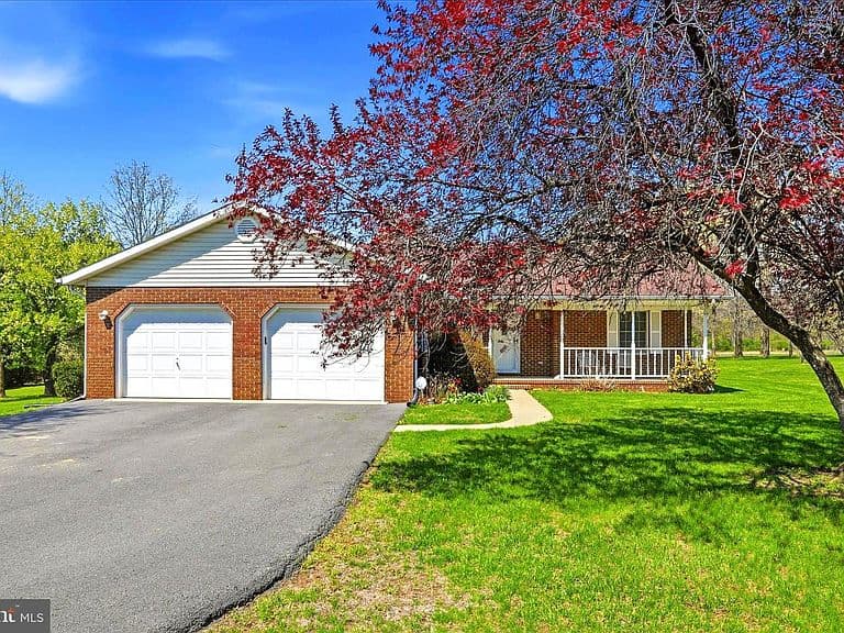 Listing photo 3
