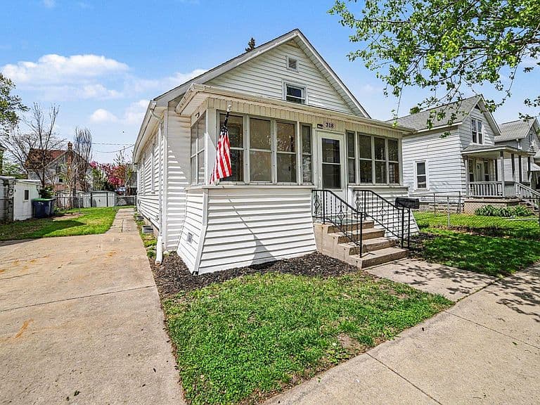 Listing photo 3