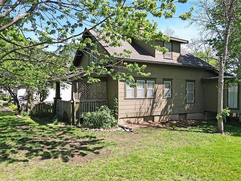 Listing photo 5